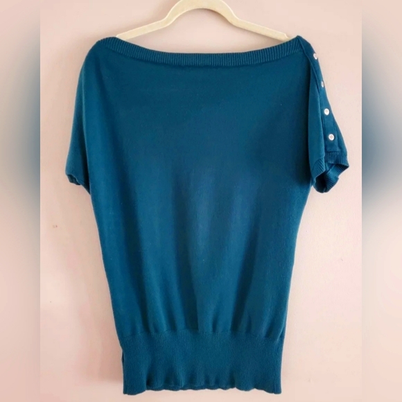 Sweatshirt by Guess - Picture 2 of 9